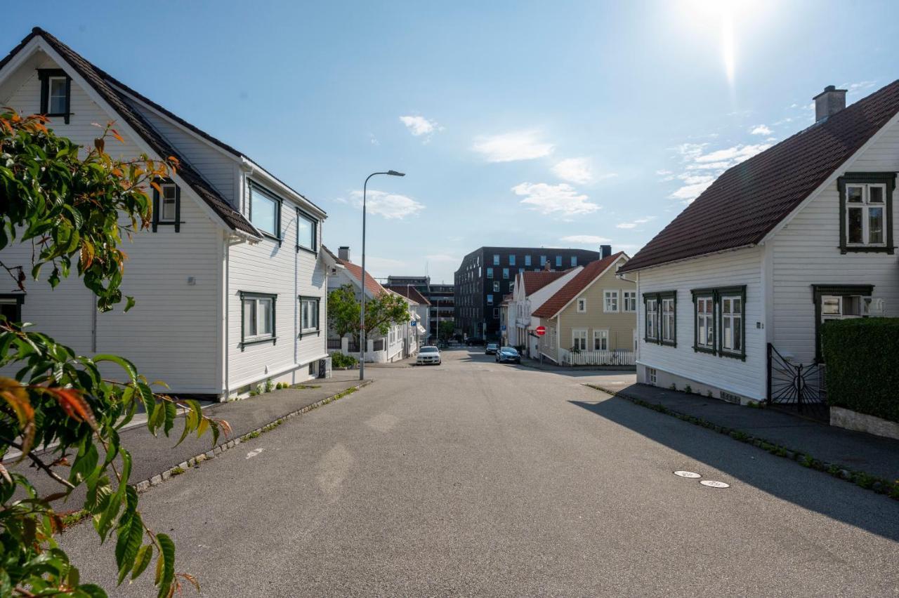 Practical Basement Apt With All Home Comforts Close To City Centre สตาวังเงร์ ภายนอก รูปภาพ